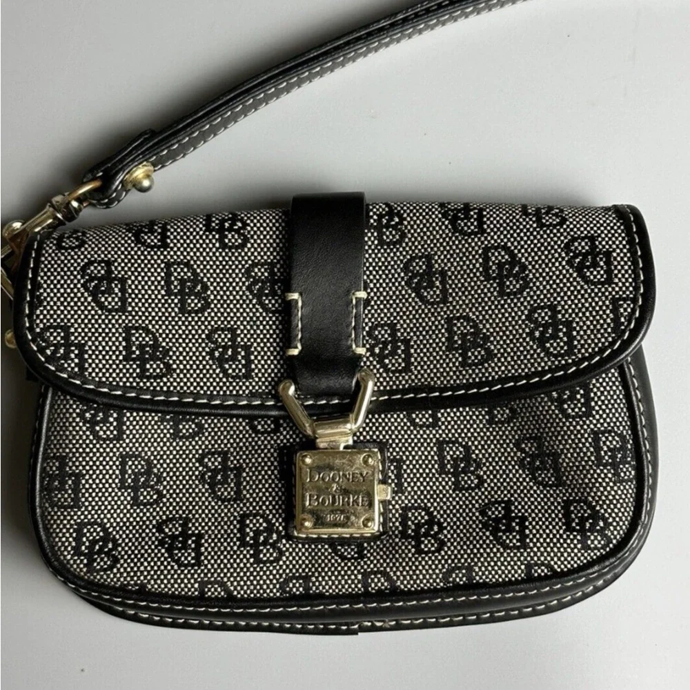 Dooney Bourke wallet - Picture 3 of 6